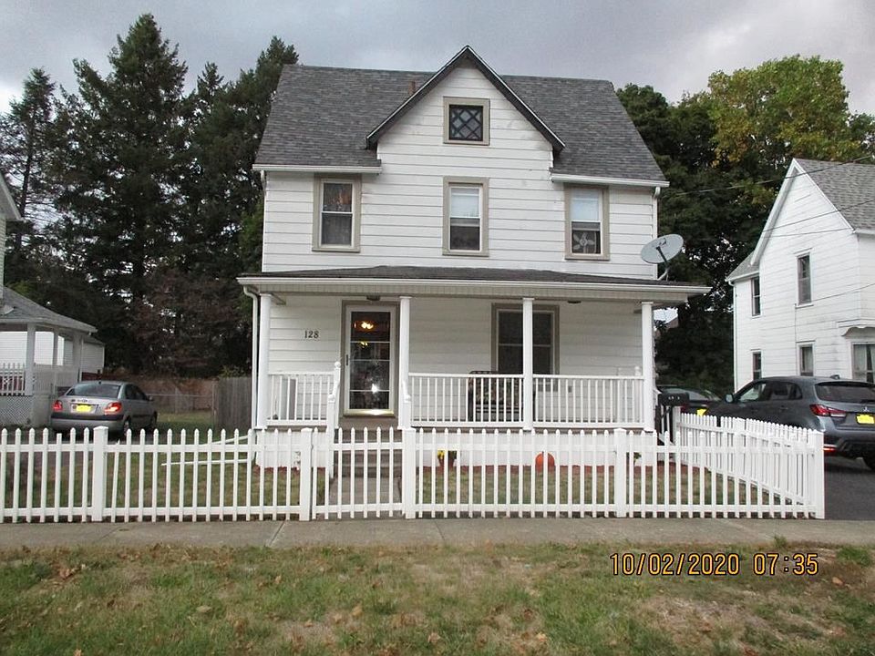 1st image of 128 W 11th St