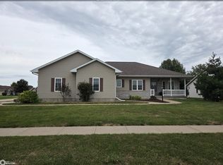 1614 Cambridge Dr, Burlington, IA 52601