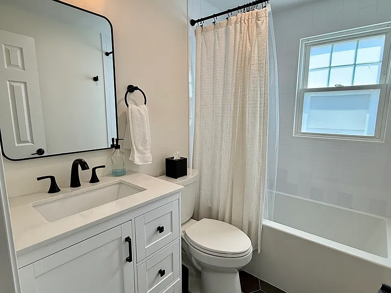33B Grape St — Photo 17