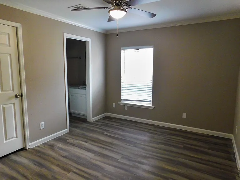 152 Varsity Dr — Photo 17