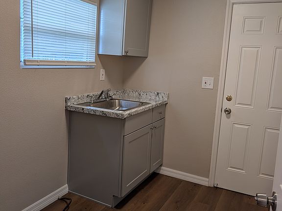 3rd image of 737 1/2 W Robinson St