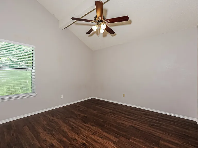 910 Blue Jay Dr — Photo 14
