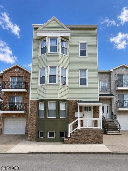 1st image of 74 Chambers St #4