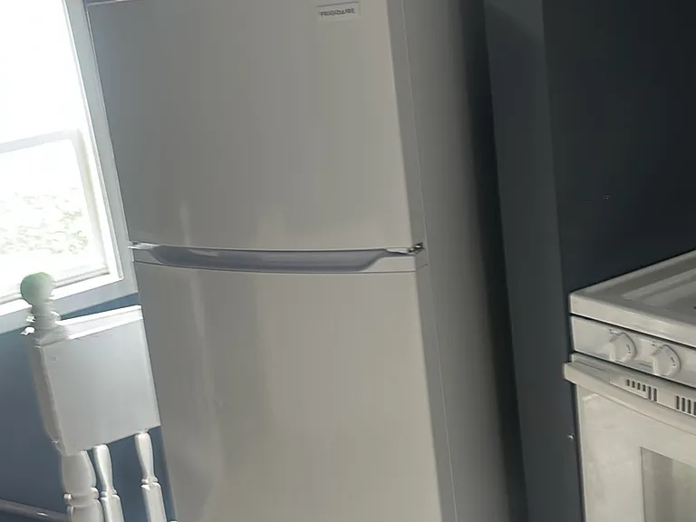 262 Pleasant St #2 — Photo 3