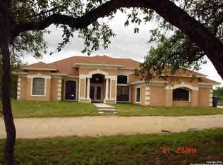 613 Beavers Ln, Uvalde, TX 78801
