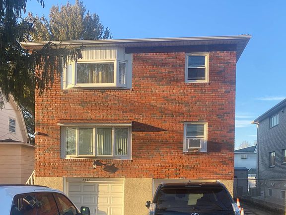 2nd image of 2431 Victory Blvd