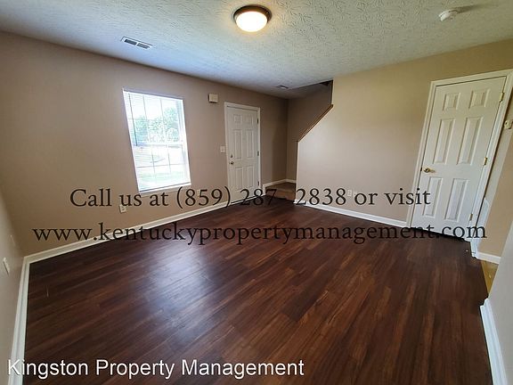 3rd image of 903 Weeping Willow Dr Unit 2