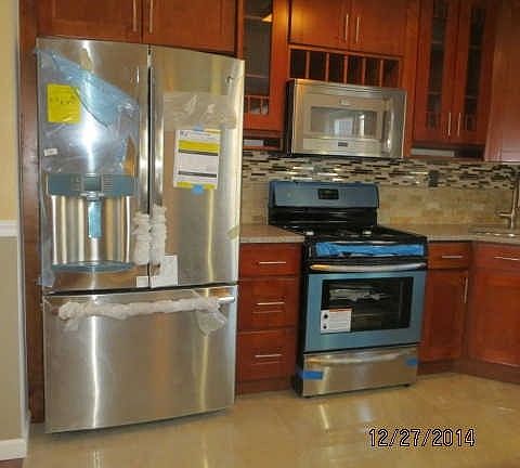 3rd image of 6052 76th Street