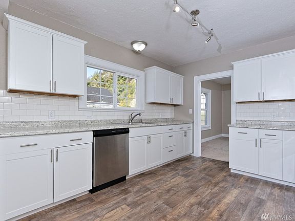 2nd image of 2610 Queets Ave