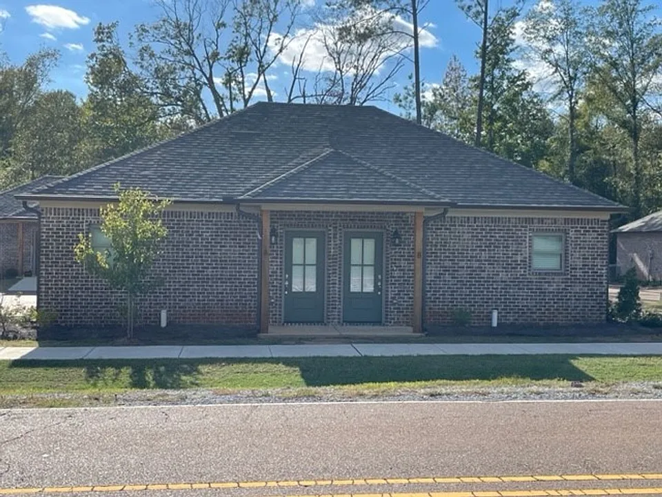 1 Old Trail Cir