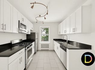 209 E 60th St #2B, New York, NY 10022