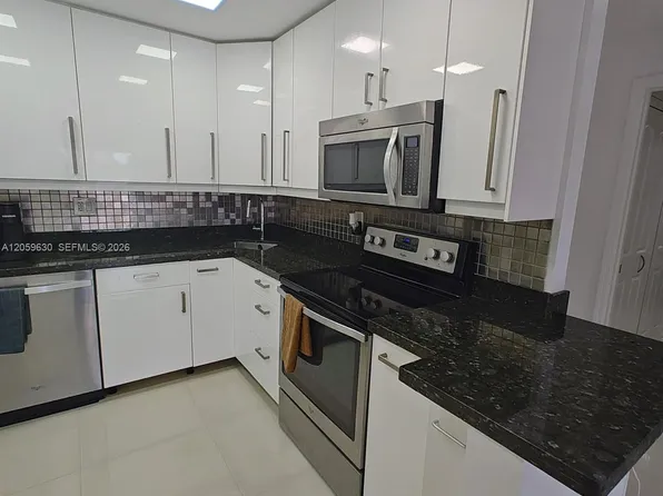 2750 NE 183rd St APT 301, Aventura, FL 33160