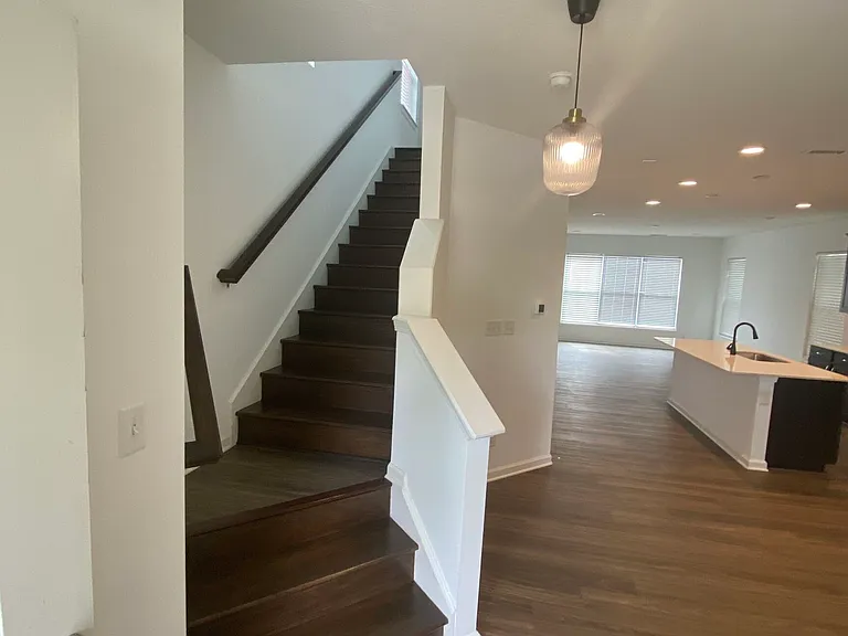 326 Warman Ave — Photo 13