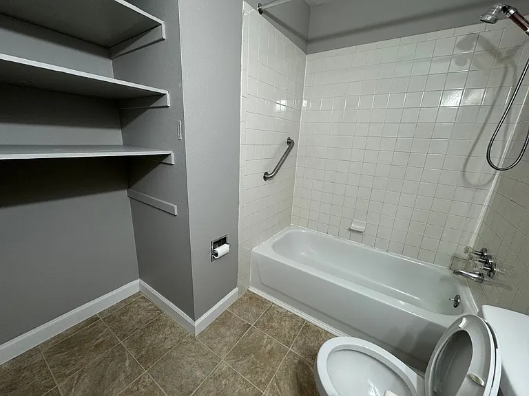 3906 W Sylvania Ave — Photo 11