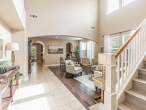 4th image of 178 Sienna Way