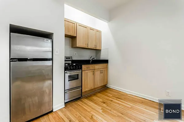 Rented by Bond New York | media 15