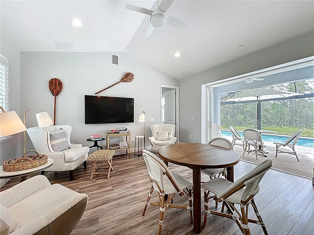2 bed, 2.5 bath, 1200 sqft, $3,500 — Photo 3