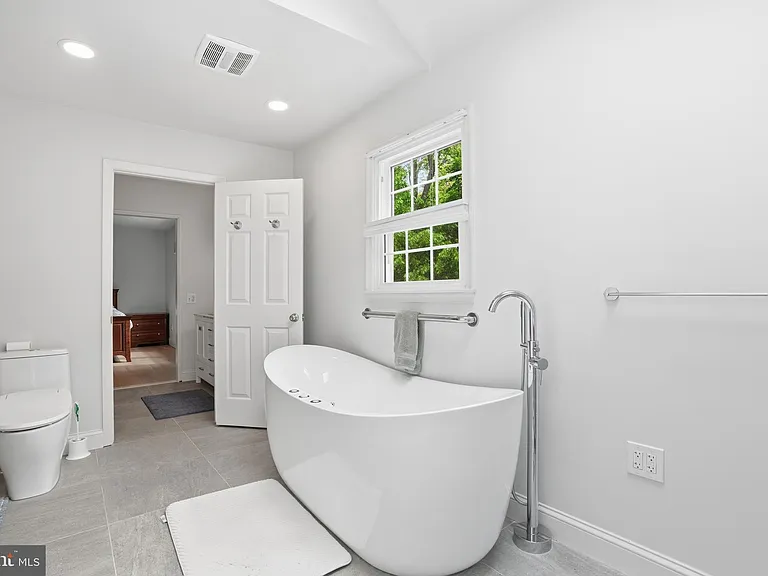 1316 Heller Dr — Photo 45