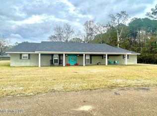 215 Alma St, Walnut Grove, MS 39189