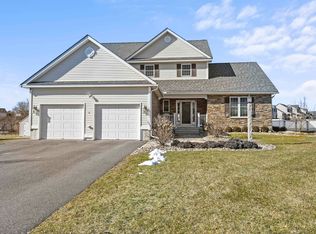 2 Grist Mill Holw, Londonderry, NH 03053