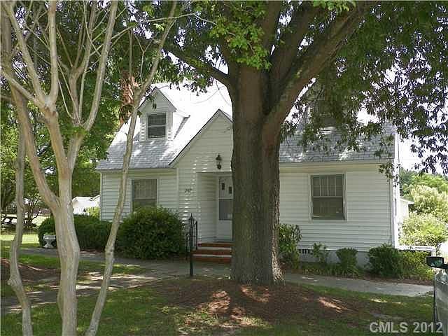 1st image of 307 S Sycamore St