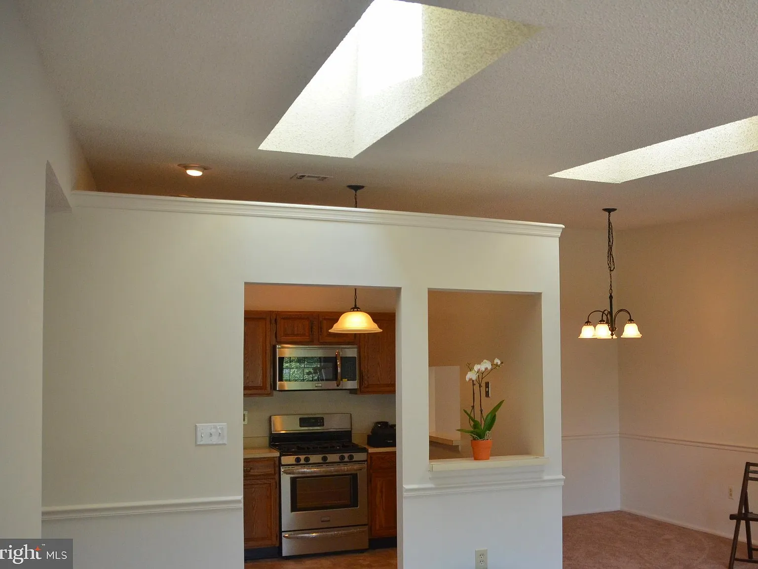 2 bed, 2.0 bath, 1100 sqft, $2,250 — Photo 3