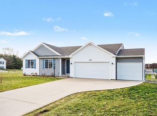 29794 Dallas Dr, Elkhart, IN 46514