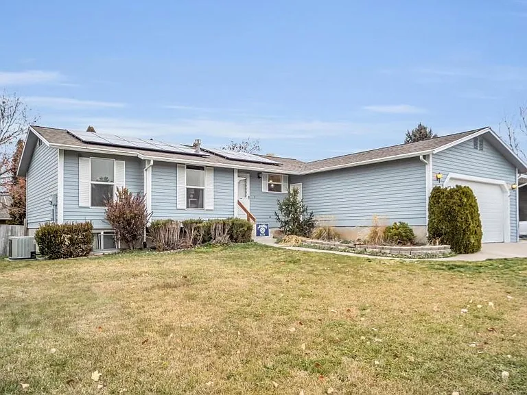 345 E 1200 N — Photo 14