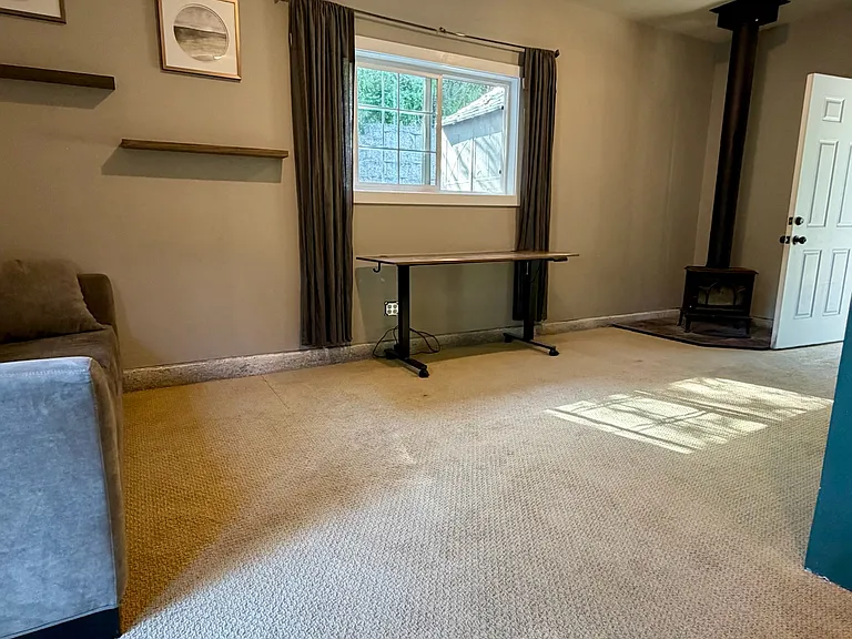 190 Oak Knoll Ct #1 — Photo 4