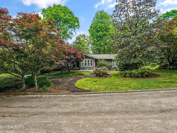 3rd image of 4420 Edgewood Rd