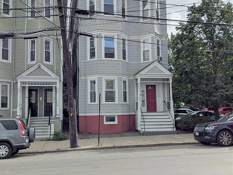 392 Washington St — Photo 24