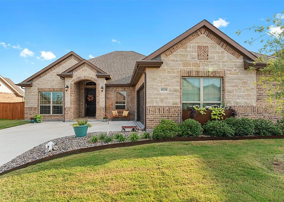 1st image of 15233 Saralily Way