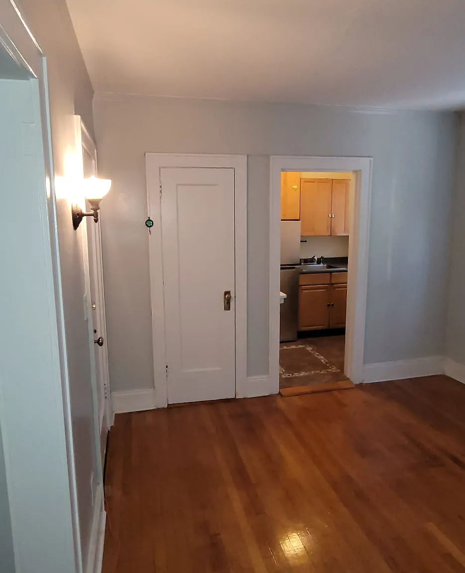 2 Livingston Ave — Photo 3