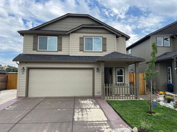 26 Oak Heights Dr