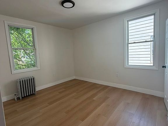 4th image of 209 Columbia Ave #B