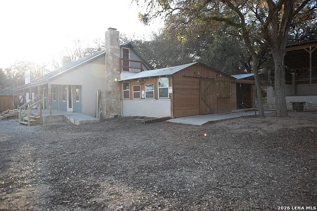 5441 FM 1102 — Photo 6