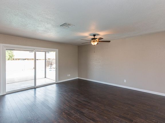 5th image of 1328 E Broadmor Dr