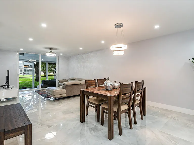 9523 S Hollybrook Lake Dr #102 — Photo 5