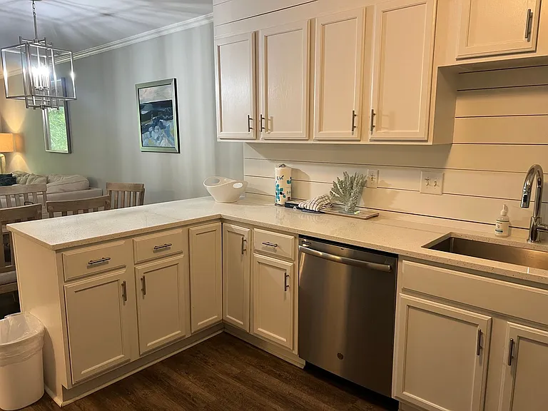 45 Folly Field Rd #4J — Photo 3