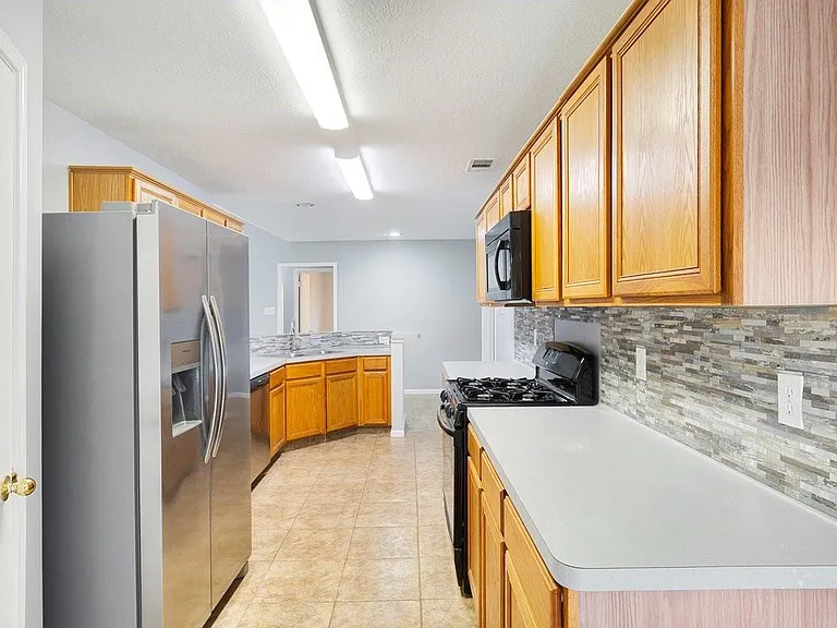 2922 Abbey Field Dr — Photo 6