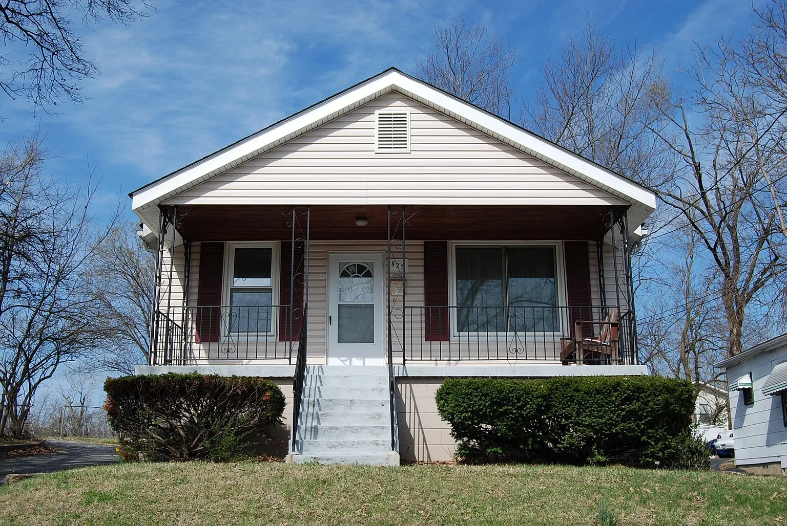 823 Cornell Ave photo 1