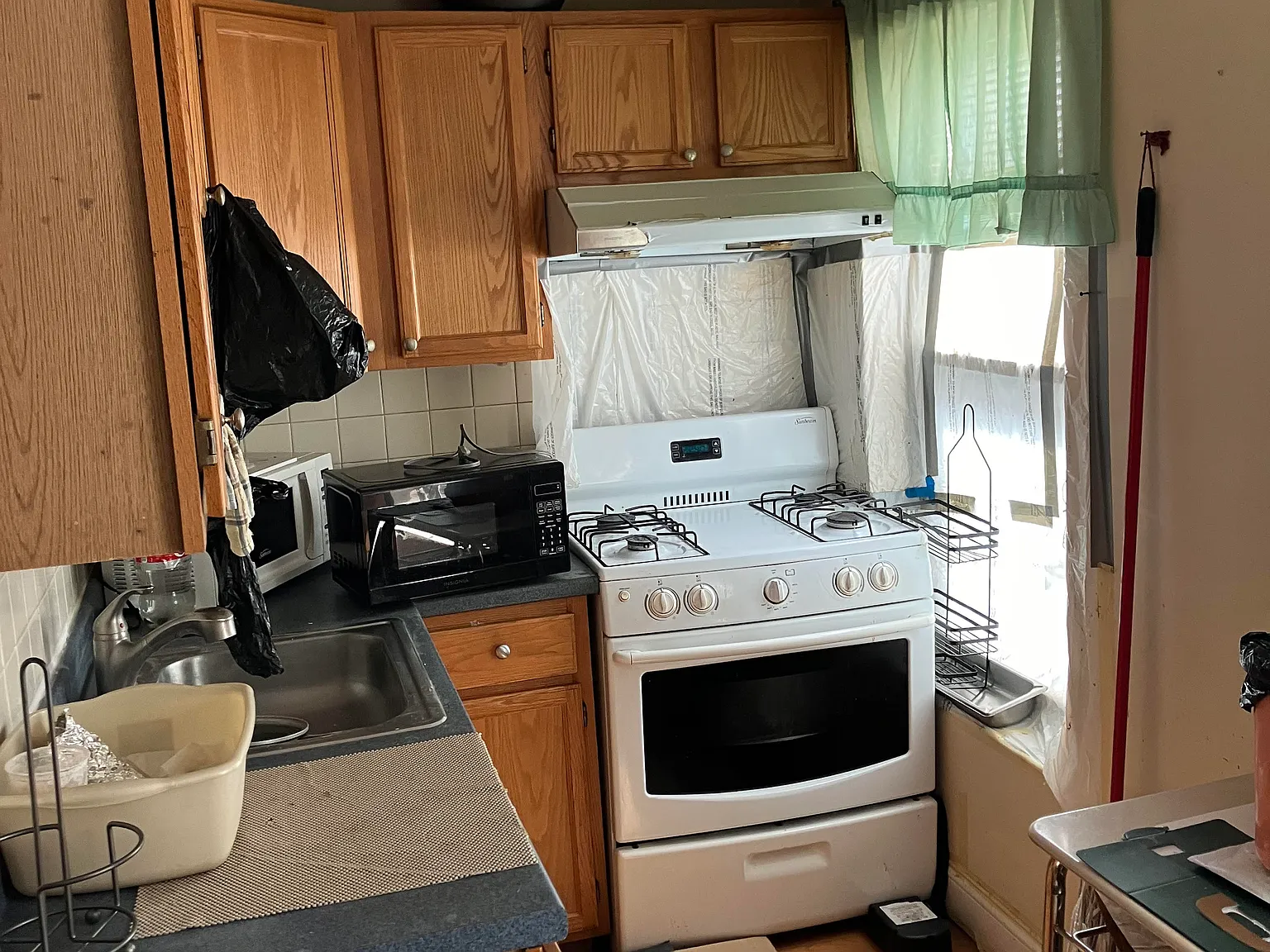 2 bed, 750 sqft, $3,100 — Photo 1