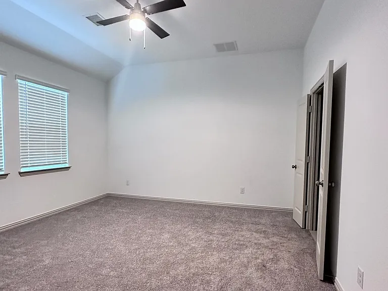 609 Friendswood Dr — Photo 8