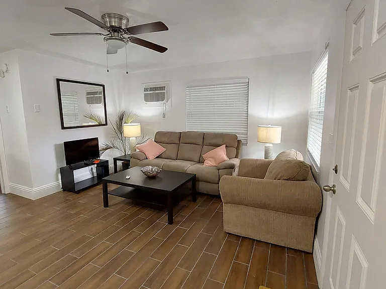 710 8th Ave NW #700 — Photo 3