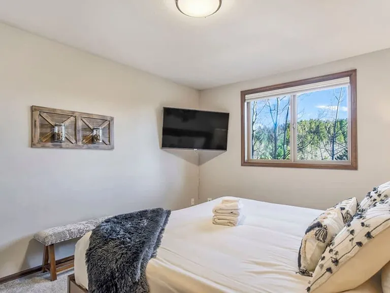 1280 Ponderosa Way — Photo 12