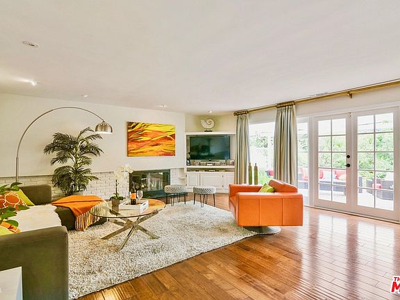 4th image of 7792 Skyhill Dr