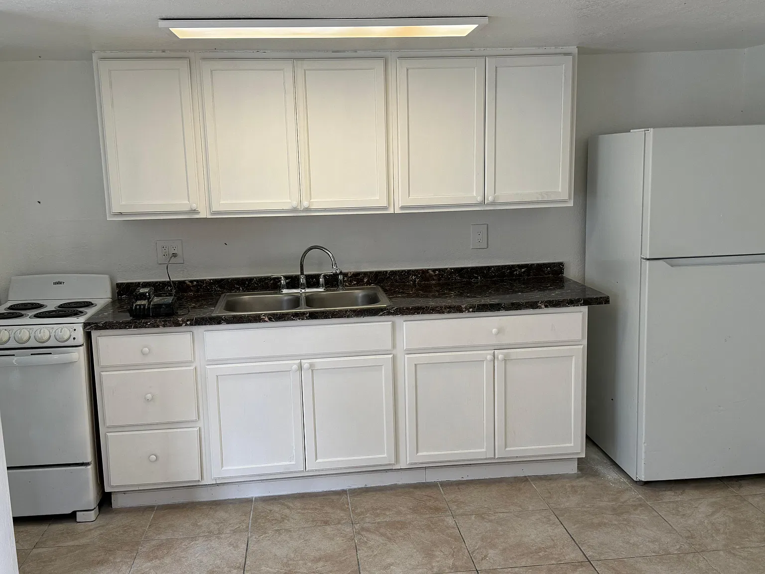 909 E Lotus Avenue — Photo 3