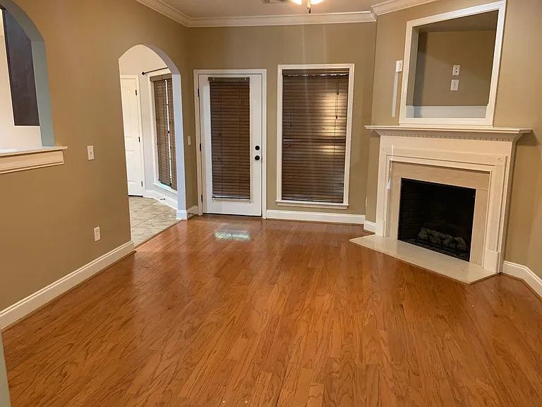 2012 Stephanie Ct — Photo 2