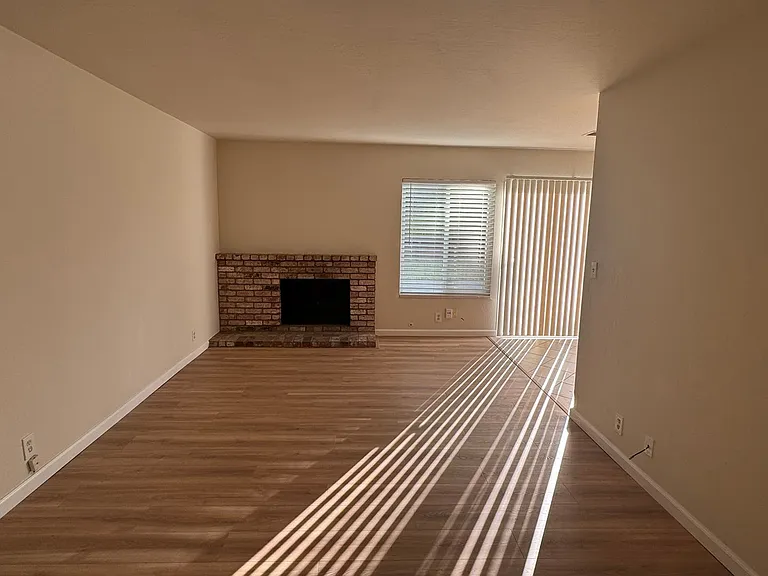 226 Sparrow Dr — Photo 12