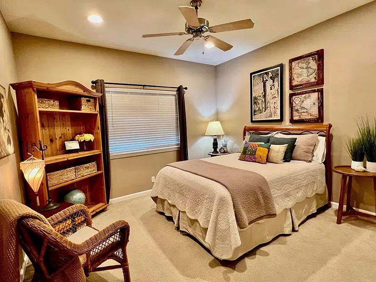113 Sterling Oaks Dr — Photo 9